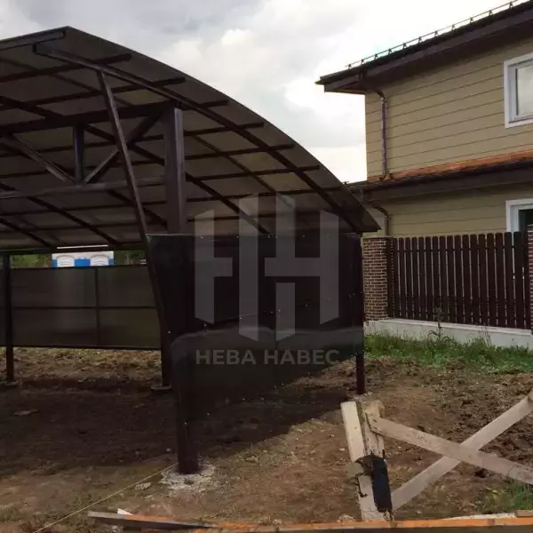 металлический навес со стенками